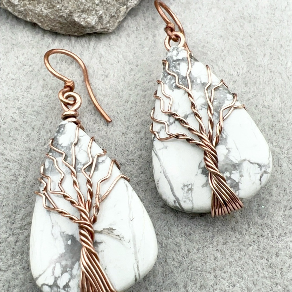 HOWLITE EARRINGS - Picture 6 of 6